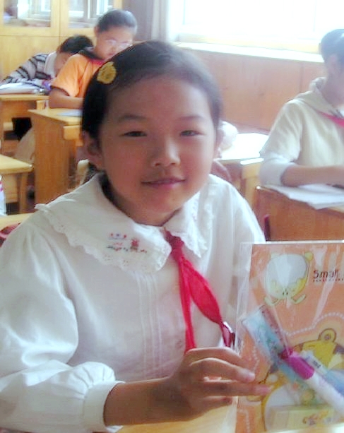 上海卢湾区初一优秀<em>女生</em>从<em>11楼</em>自家阳台跳楼